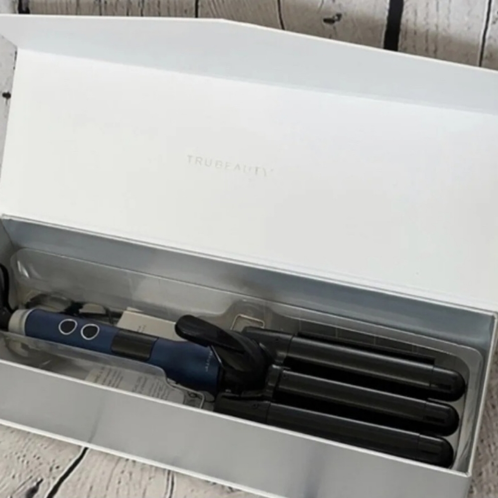 NIB TRUBEAUTY Style Bender Triple Barrel Waver Tru Beauty Blue 360 Foldable.